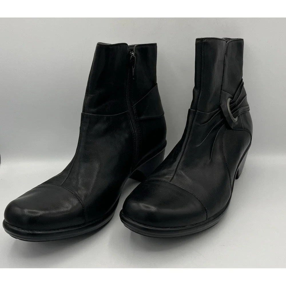 Clarks product women